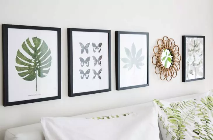Plant motifs on decorations