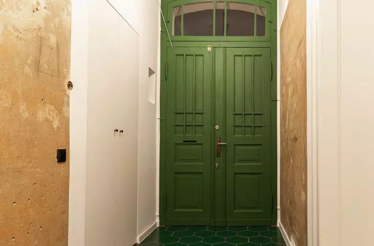 M1 apartment doors
