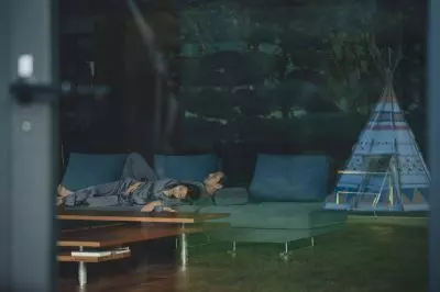 caption from the film Parasite kadr from the film Parasite