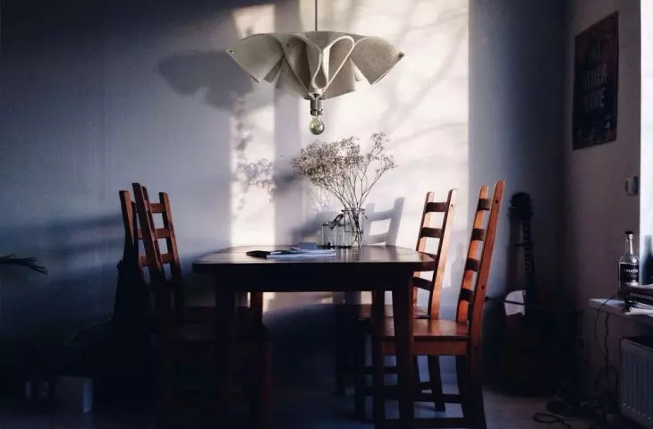 Naturalna szarość filcu