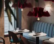 Lampy dostępne są w kolorze bordo