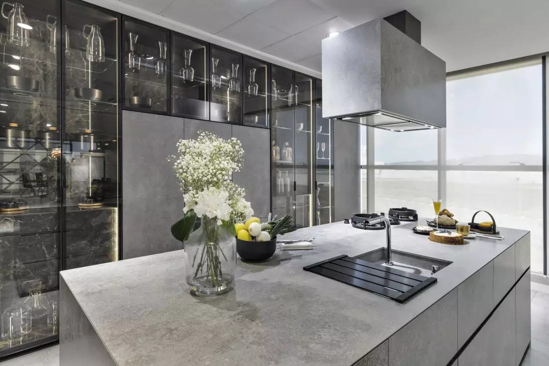 Neolith® HQ Showroom
– minimalistyczna, kunsztowna kuchnia