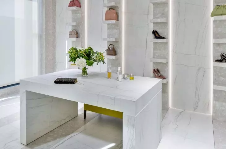 Istota kamienia spiekanego: Neolith® HQ Showroom