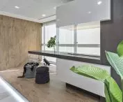 Istota kamienia spiekanego: Neolith® HQ Showroom
