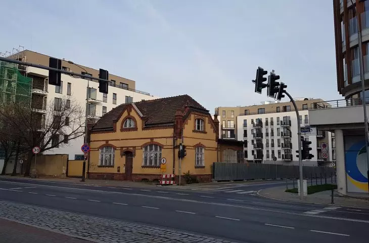 The former captain's office building opposite the slaughterhouse on Garbary Street.