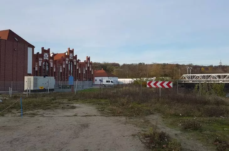 A historic sewage pumping station on the bank of the Warta River on the east side of Garbary Street. 