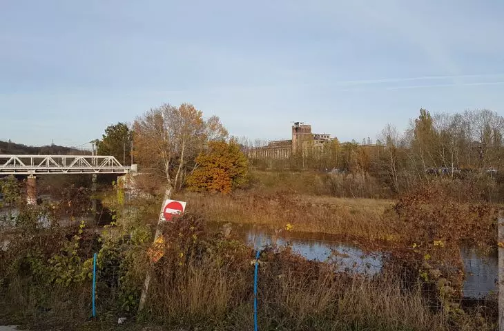 The complex of the defunct Garbary thermal power plant on Ostrów Tumski (after demolition of newer parts and the chimney).