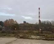 The complex of the defunct Garbary thermal power plant in Ostrów Tumski before the demolition of the chimney.