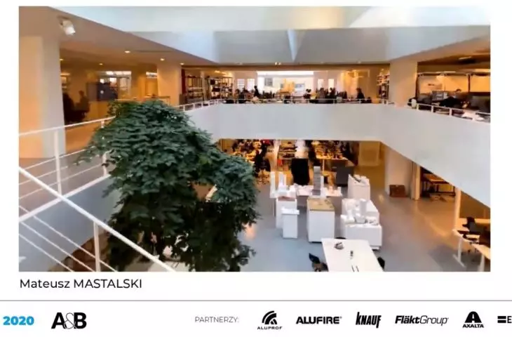 Budynek został zaadaptowany z dawnego domu towarowego