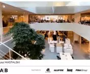Budynek został zaadaptowany z dawnego domu towarowego