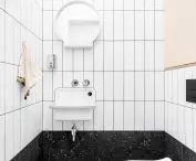Bathroom in white and black