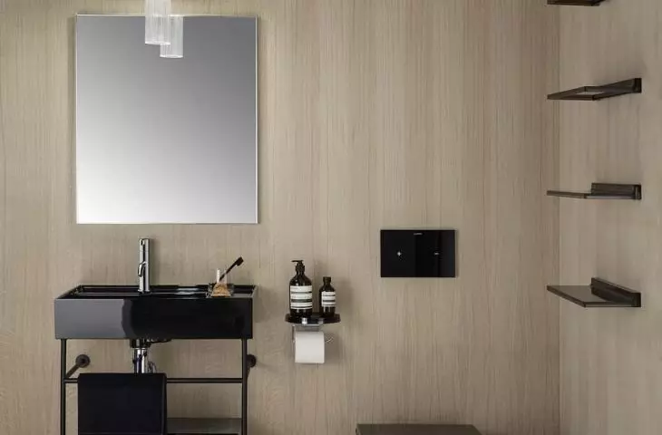 Projektanci uwielbiają czarne łazienki. Kolekcja Kartell by Laufen