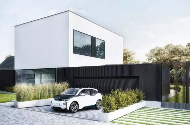 mur zewnętrzny stał się integralną częścią domu jednorodzinnego