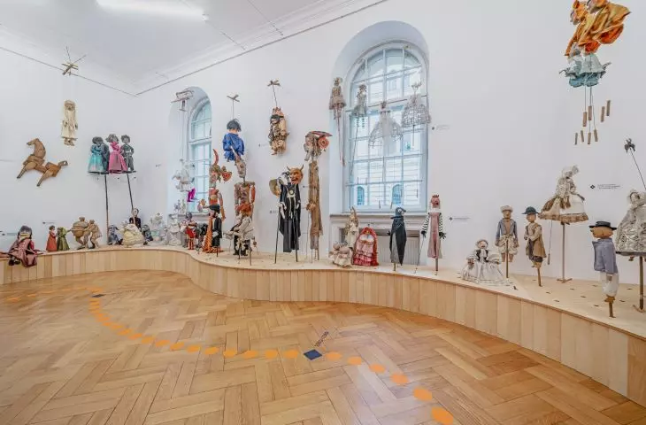 There is a lot of empty space indoors for workshops