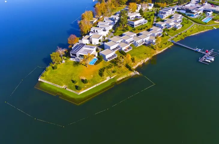 Lemon Resort Spa is located on a promontory jutting into the lake