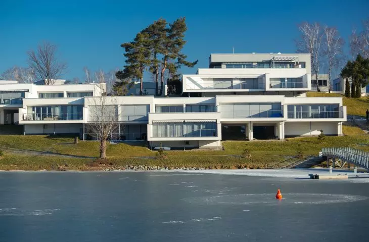 Modernistyczne budynki Lemon Resort Spa