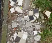 odpadające fragmenty elewacji budynku ZETO