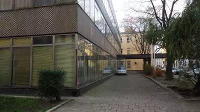 budynek znajduje się przy ulicy Ofiar Oświęcimskich we Wrocławiu