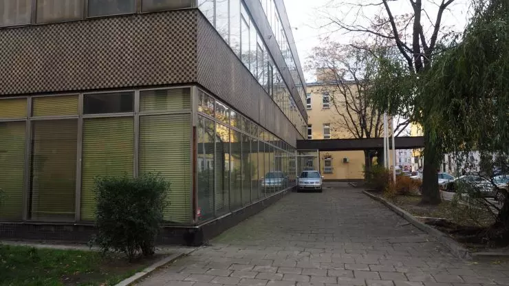 budynek znajduje się przy ulicy Ofiar Oświęcimskich we Wrocławiu