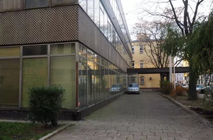 budynek znajduje się przy ulicy Ofiar Oświęcimskich we Wrocławiu