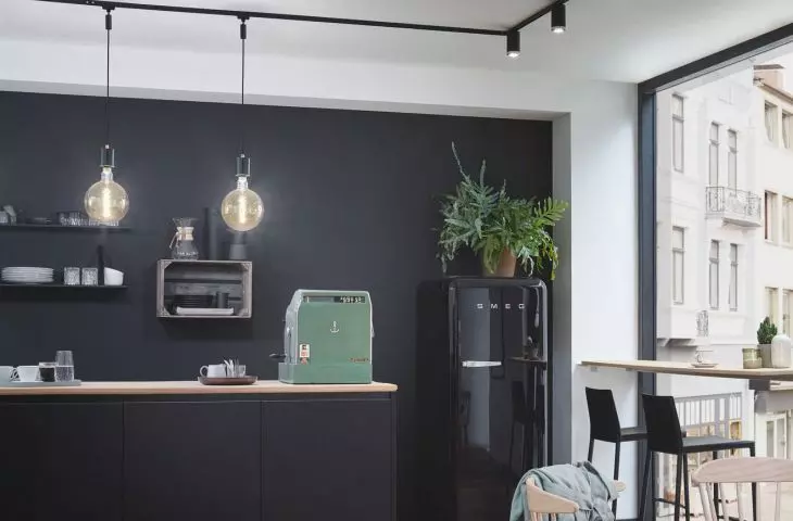 Rail lighting in interior design - black set of rail lamps