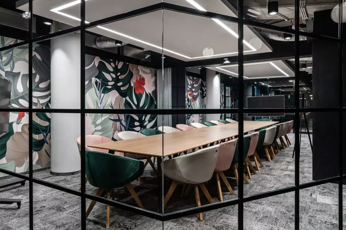 Biuro w stylu
LOFT – ścianki w warszawskim biurze firmy Solutions Rent PL: proj.: The Design Group © CreoConcept