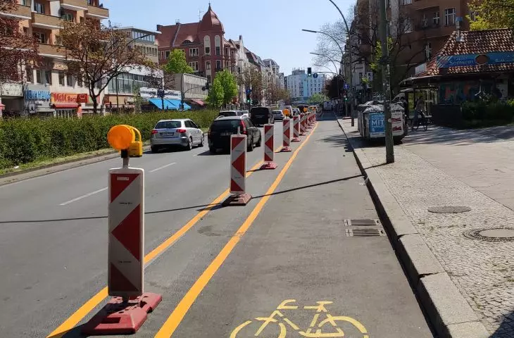 Temporary bike path - Berlin