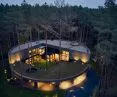 Circle Wood House, płaski, zielony dach