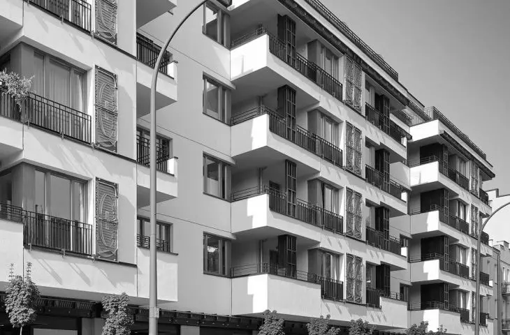 budynek mieszkalno-usługowy przy ulicy Orzeszkowej, Warszawa, proj.: FISZER Atelier 41