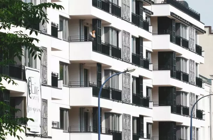 budynek mieszkalno-usługowy przy ulicy Orzeszkowej, Warszawa, proj.: FISZER Atelier 41
