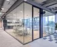 Okucia do szklanych mebli i konstrukcji - Libra Business Center, Warszawa