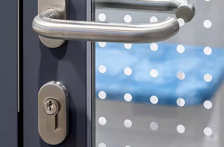 Interfit glass hardware