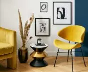 Yellow color accents 