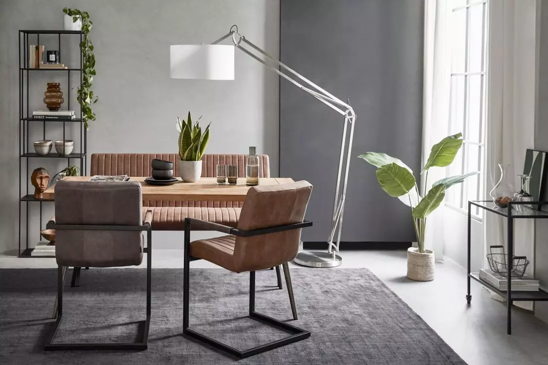 Szare wnętrza
w odcieniu Ultimate Grey 