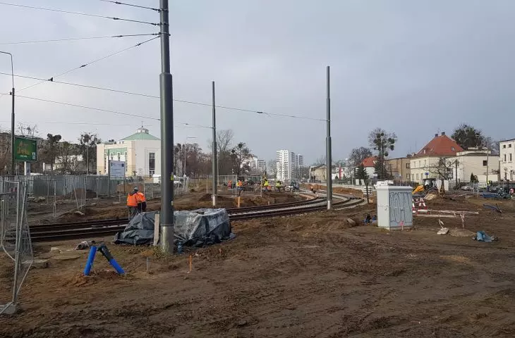 The beginning of the route under construction to Naramowice at the existing loop on Wilczak.