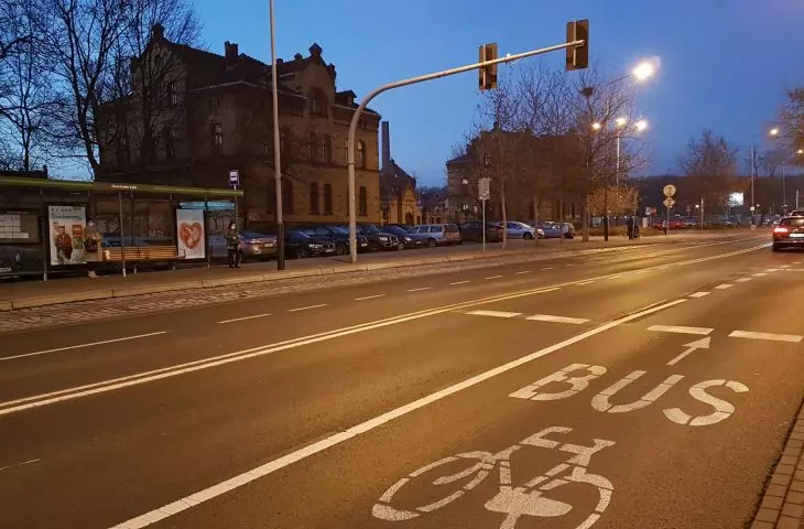 A new busway and bicycle lane (after the intersection) on the section of the Garbar near the Old Slaughterhouse. 