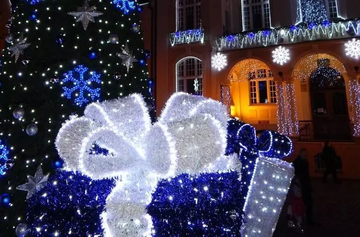 Decorations Warsaw 
