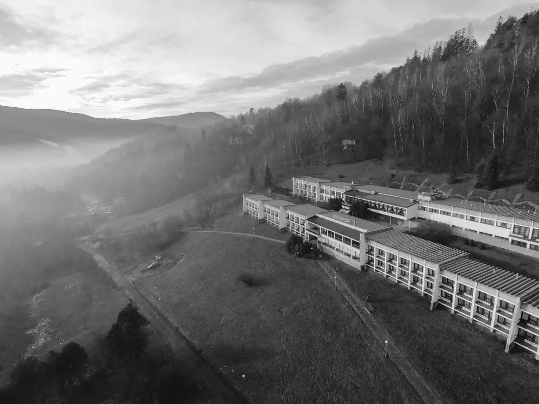 Widok na dolinę Jaszowca
i dzielnicę wczasową