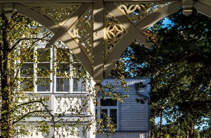 Abram Gurewicz's guesthouse in Otwock, decorative verandas