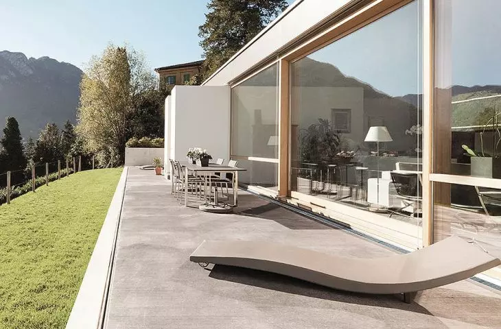 Modern pavement drainage system on ceilings - protection of the facade from dampness