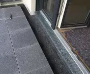 Modern pavement drainage system on ceilings - protection of the facade from dampness