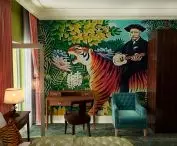 Hotel butikowy „Sen Rousseau”, wnętrze kolorowego pokoju