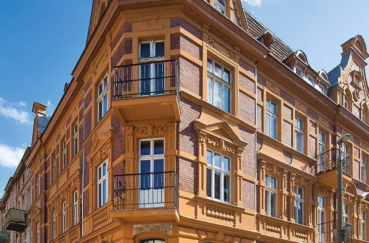 Plastering compounds, paints, insulation systems, repair and renovation systems