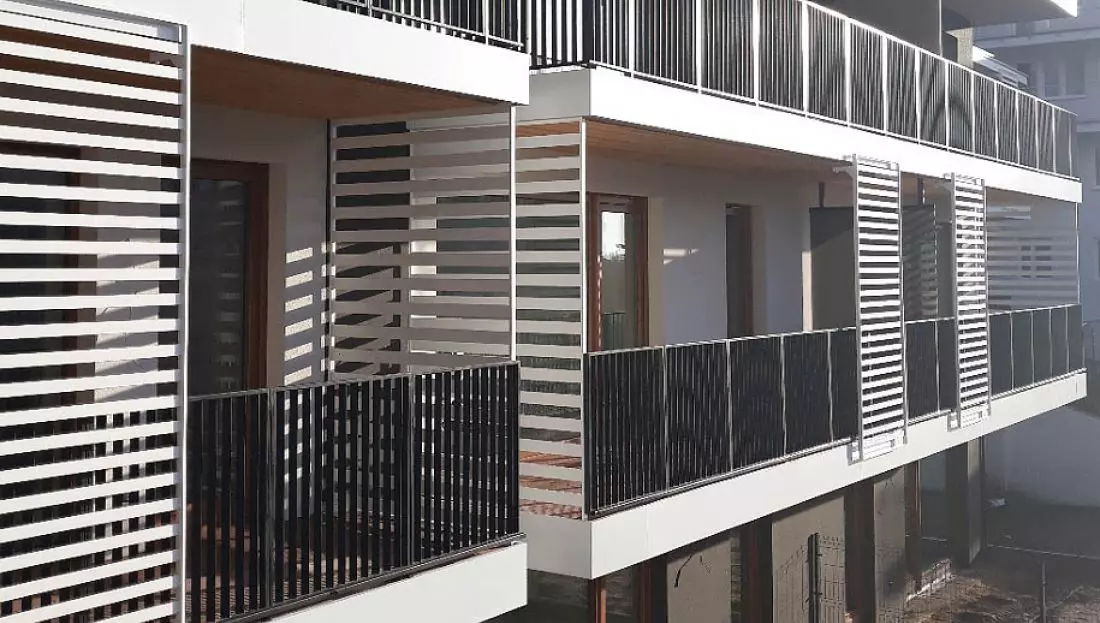Balustrady stalowe, przegrody
balkonowe © DAN DAV