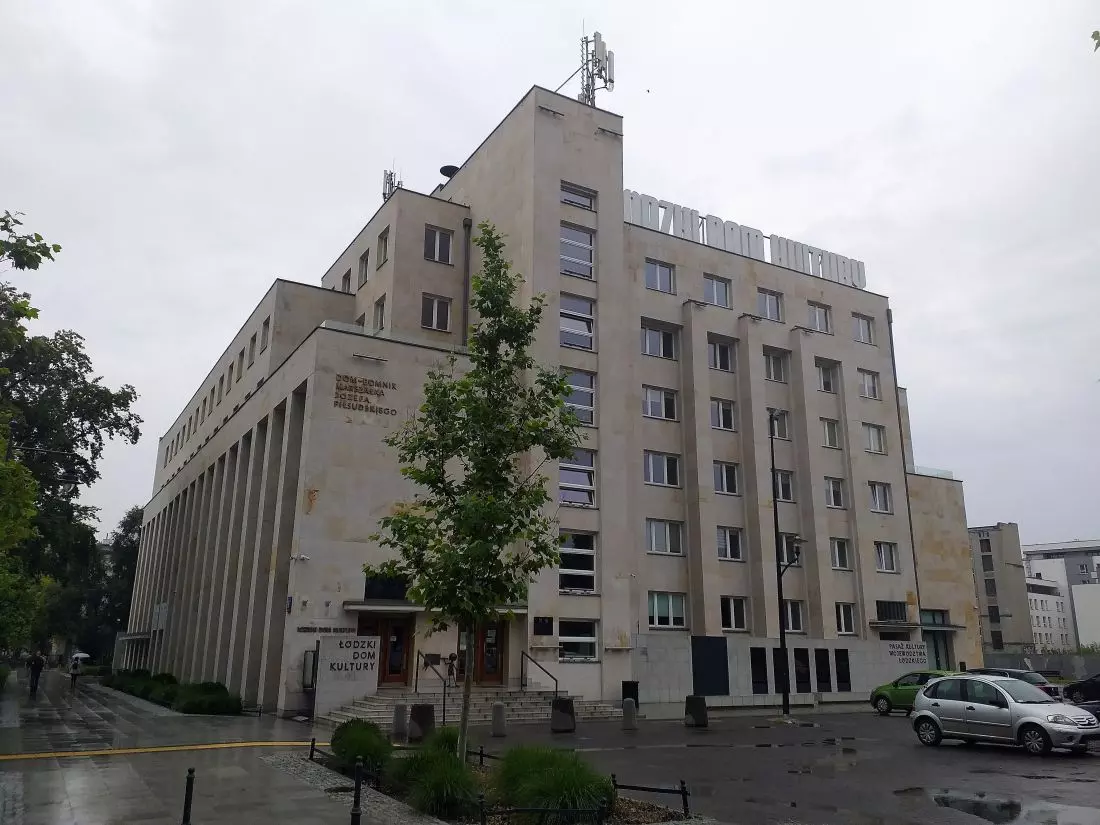 Budynek użyteczności
publicznej jako pomnik. Dom-pomnik marszałka Józefa Piłsudskiego w Łodzi
