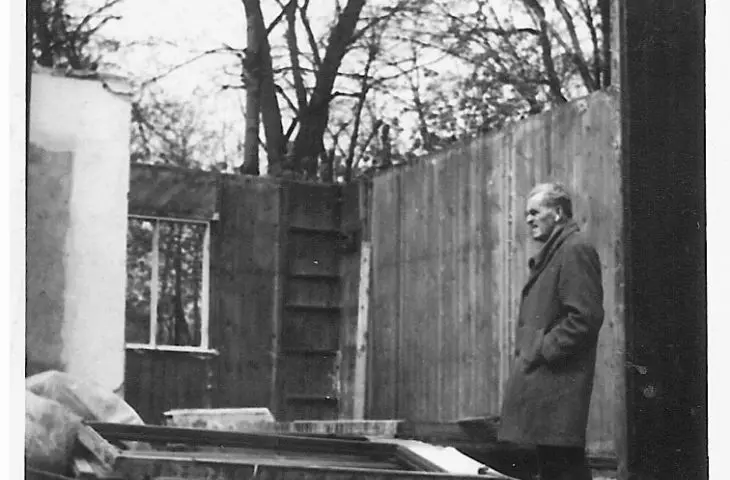 Rozbiórka domu 1974 r.| źródło: archiwum rodziny Jaszuńskich | domkifinskie.etnograficzna.pl