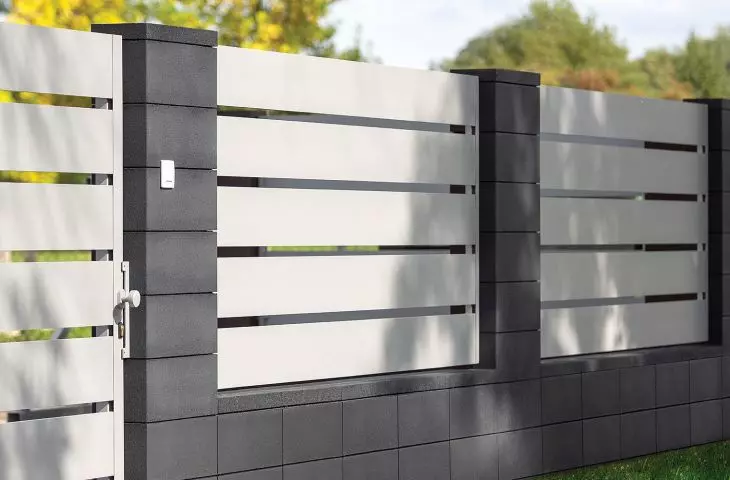 Betonowe ogrodzenia oraz elementy małej architektury ogrodowej