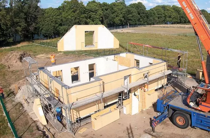 Prefabricated system of walls, roofs and ceilings in STEICO building system