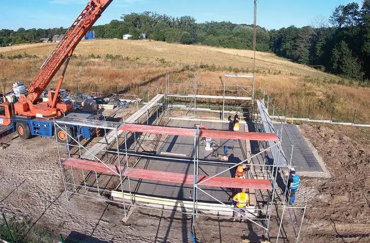 Prefabrykowany system ścian, dachów i stropów w systemie budowlanym STEICO