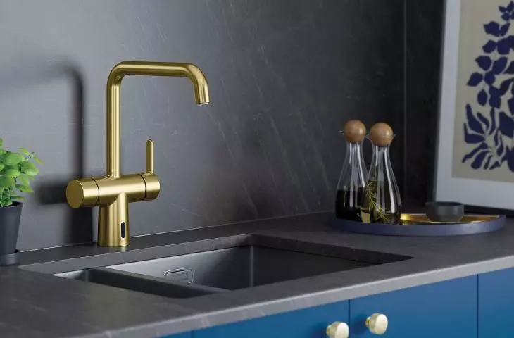 Touchless faucets - water savings and hygiene